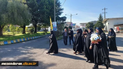 حضور ریاست و کارکنان پردیس فاطمه الزهرا (س) ساری  در مرکز  توانبخشی امام علی (ع) و عیادت از جانبازان جنگ تحمیلی به مناسبت ایام ا... دهه فجر 