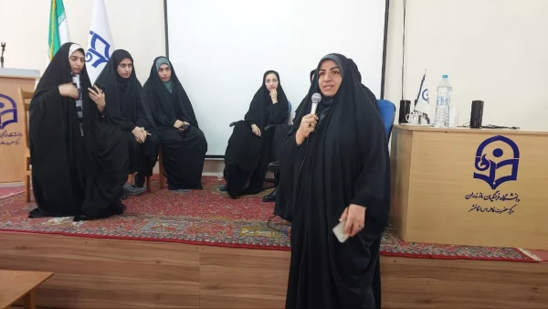نشست دانشجویی با موضوع " چرا باید رای بدهیم" 2