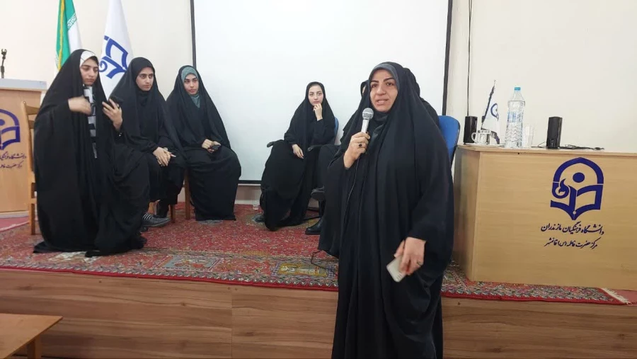 نشست دانشجویی با موضوع " چرا باید رای بدهیم" 2