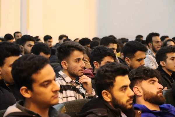 همایش و گفت و گو با محوریت انتخابات 8