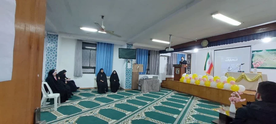  همایش و گفت و گو با موضوع انتخابات (کرسی آزاد اندیشی)دانش آموخته حقوق بین الملل دانشگاه علامه طباطبایی و آینده پژوه 4