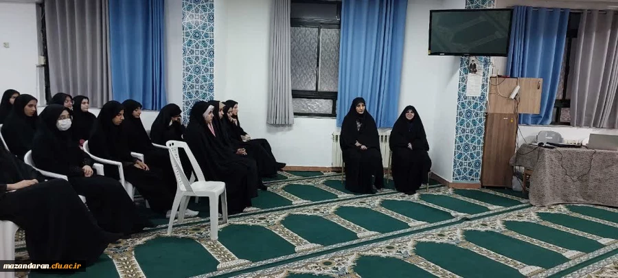 نشست هم اندیشی اساتید پردیس خواهران ساری با ریاست و همکاران واحد آموزش  12