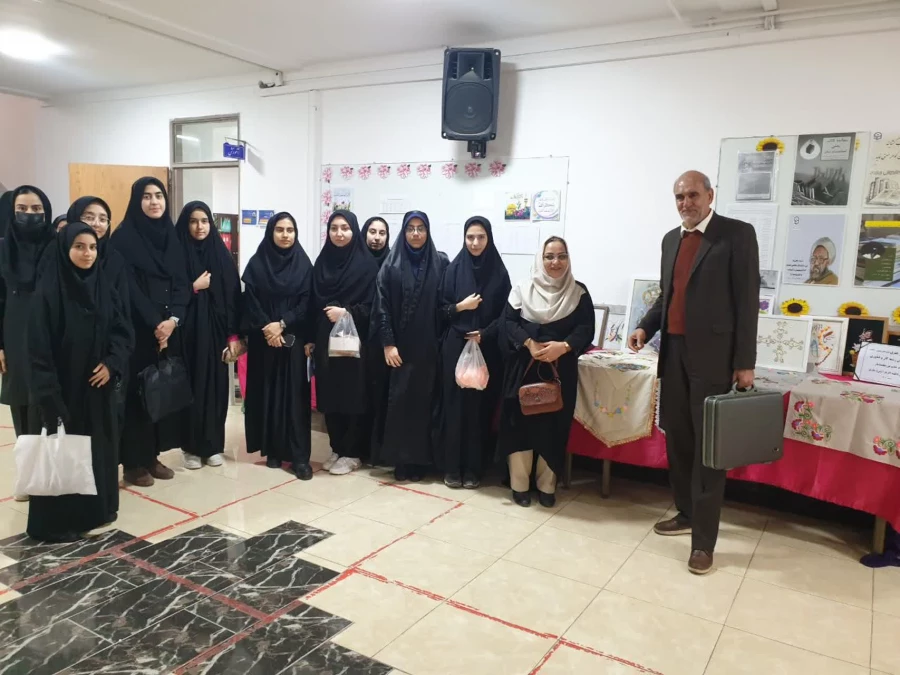 برگزاری نمایشگاه آثار هنری( هنرهای سنتی _ بافت ) دانشجویان رشته کاروفناوری پردیس فاطمه الزهرا(س)ساری با حضور استاد درس مربوطه سرکار خانم نورمحمدیار و بازدید ریاست پردیس، کارکنان و دانشجویان 
  روز دوشنبه مورخ ۱۴ اسفند ۱۴۰۲ 6