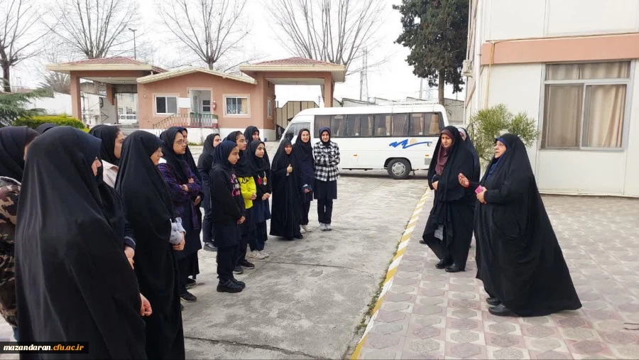 حضور دانش آموزان مدرسه دخترانه شاهد بابل در مرکز آموزش عالی حضرت فاطمه(س)قائمشهر 2