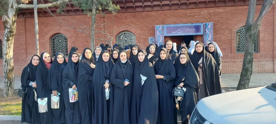 بازدید دانشجو معلمان از نمایشگاه اطلاعات در پارک ولایت ساری  3