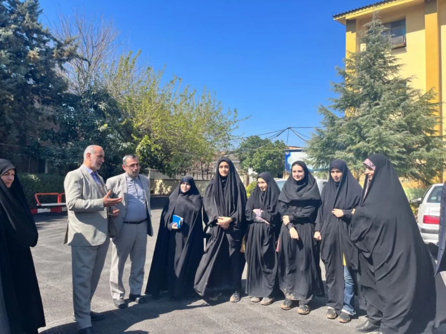 حضور گروه جهادی دانشجو معلمان بسیجی پردیس فاطمه الزهرا س ساری در جنگل های روستای پایین کولا از توابع  شهرستان ساری و کاشت ۲۰۰ اصله  نهال  3
