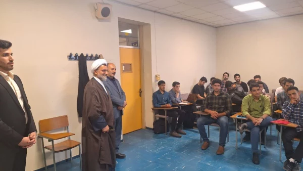 نشست صمیمانه مسئولین استانی با دانشجو معلمان شهید رجایی بابل 5