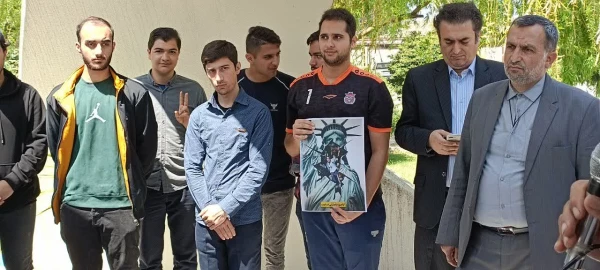 تجمع اساتید، کارکنان و دانشجویان در حمایت از خیزش دانشجویان در آمریکا
 2