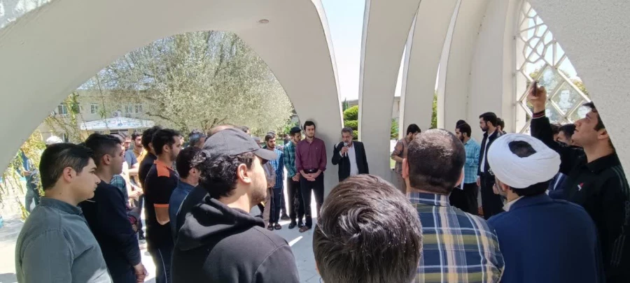 تجمع اساتید، کارکنان و دانشجویان در حمایت از خیزش دانشجویان در آمریکا
 2