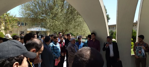 تجمع اساتید، کارکنان و دانشجویان در حمایت از خیزش دانشجویان در آمریکا
 2