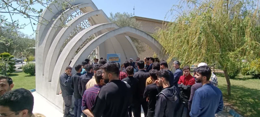 تجمع اساتید، کارکنان و دانشجویان در حمایت از خیزش دانشجویان در آمریکا
 2