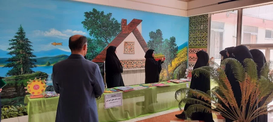 مایشگاه دست ساخته های آموزشی به مناسبت دهه سرآمدی آموزش   6