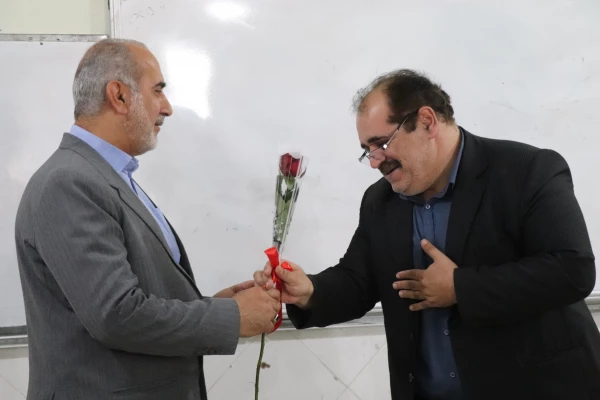 معلمان ویژه ترین عنصر نظام آموزشی هستند. 4