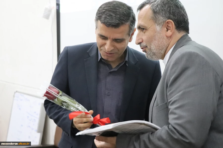 معلمان ویژه ترین عنصر نظام آموزشی هستند. 7