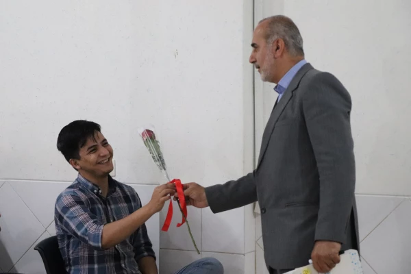 معلمان ویژه ترین عنصر نظام آموزشی هستند. 14