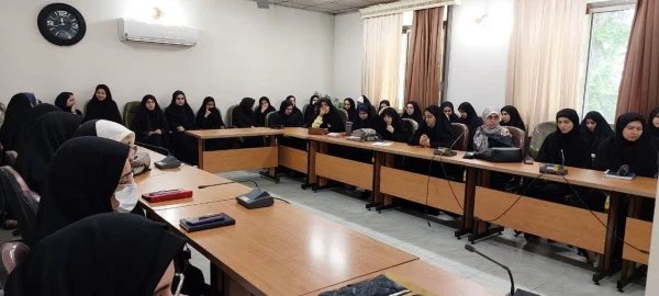 نشست صمیمی مولایی فرماندار شهرستان قائمشهر در جمع دانشجو معلمان  4