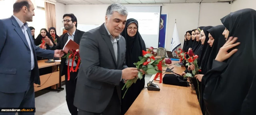 نشست صمیمی مولایی فرماندار شهرستان قائمشهر در جمع دانشجو معلمان  5