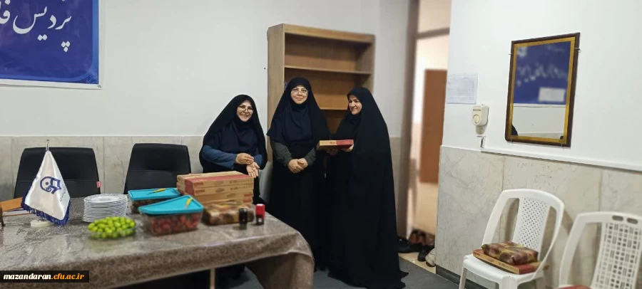 نشست صمیمانه رضائی منش ریاست پردیس فاطمه الزهرا س ساری و کارکنان و تبریک دهه کرامت  2