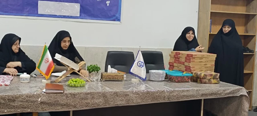 نشست صمیمانه رضائی منش ریاست پردیس فاطمه الزهرا س ساری و کارکنان و تبریک دهه کرامت  5