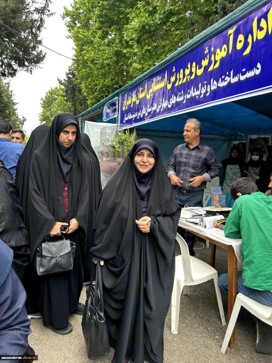 حضور رضایی منش ریاست پردیس فاطمه الزهرا س ساری در مراسم تقدیر از معلمان و استادان نمونه رضایی منش ریاست پردیس  4