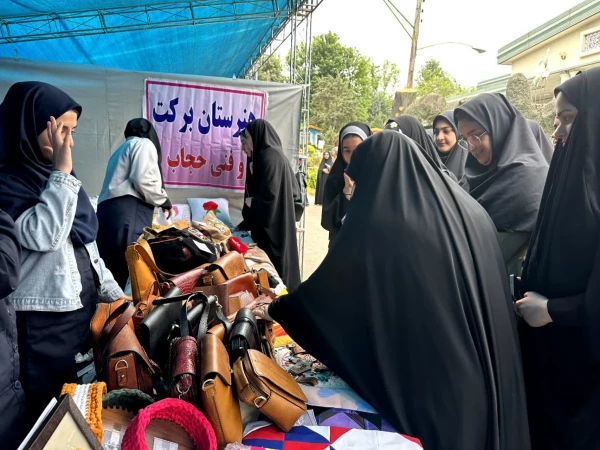 حضور رضایی منش ریاست پردیس فاطمه الزهرا س ساری در مراسم تقدیر از معلمان و استادان نمونه رضایی منش ریاست پردیس  6
