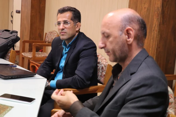 جلسه ارزیابی درونی گروه های آموزشی 4