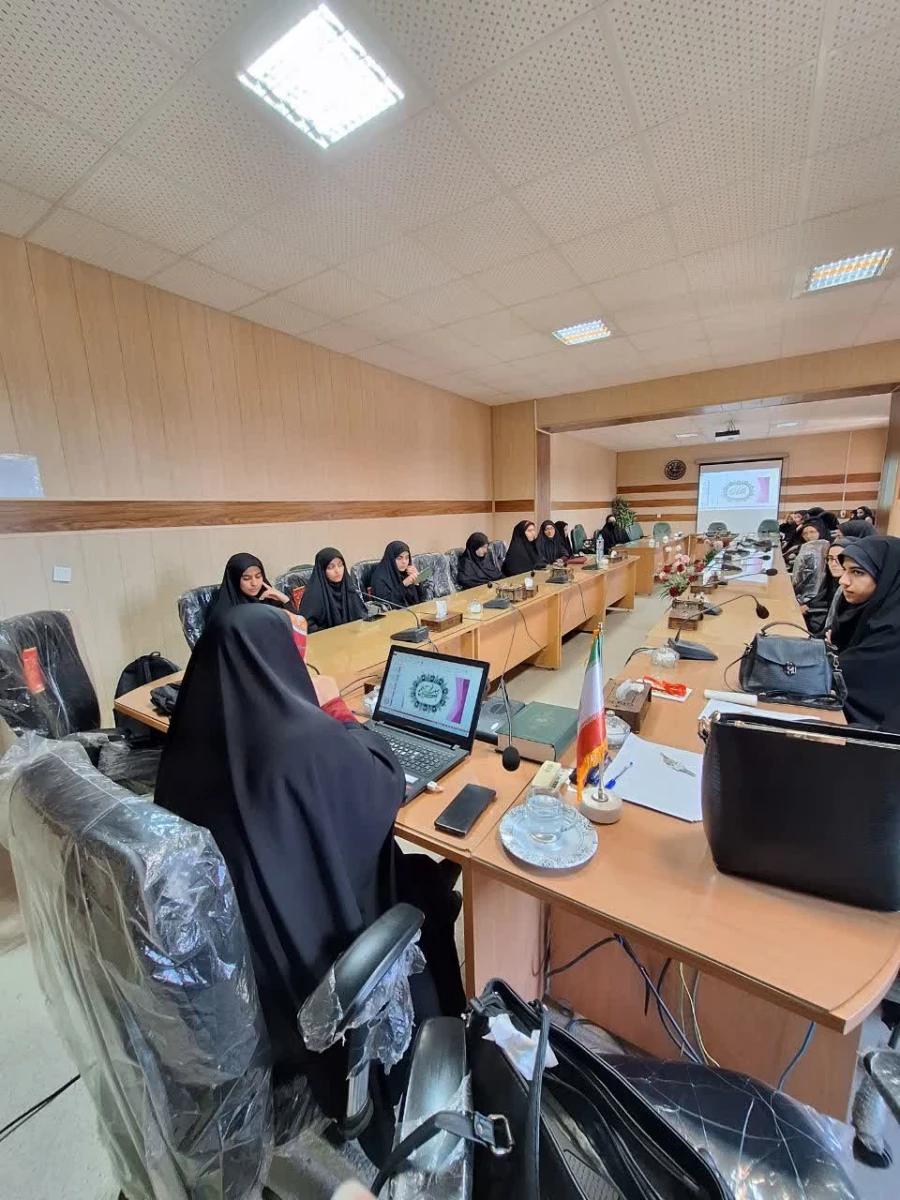 برگزاری کارگاه الگوی زن مسلمان توسط صرامی استاد دانشگاه فرهنگیان مازندران  6