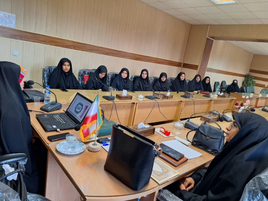 برگزاری کارگاه الگوی زن مسلمان توسط صرامی استاد دانشگاه فرهنگیان مازندران  7