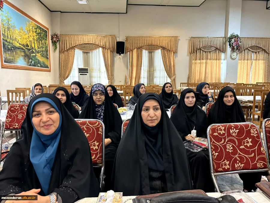 حضور رضایی منش ریاست پردیس و کارشناس امور دانشجویی و دانشجو معلمان در جشن تقدیر از معلمان نمونه آموزش و پرورش استان مازندران در بادله 11