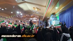 حضور دانشجو معلمان پردیس فاطمه الزهرا س ساری در مصلی امام خمینی  ره ساری جهت استقبال از ریاست جمهوری 
 4