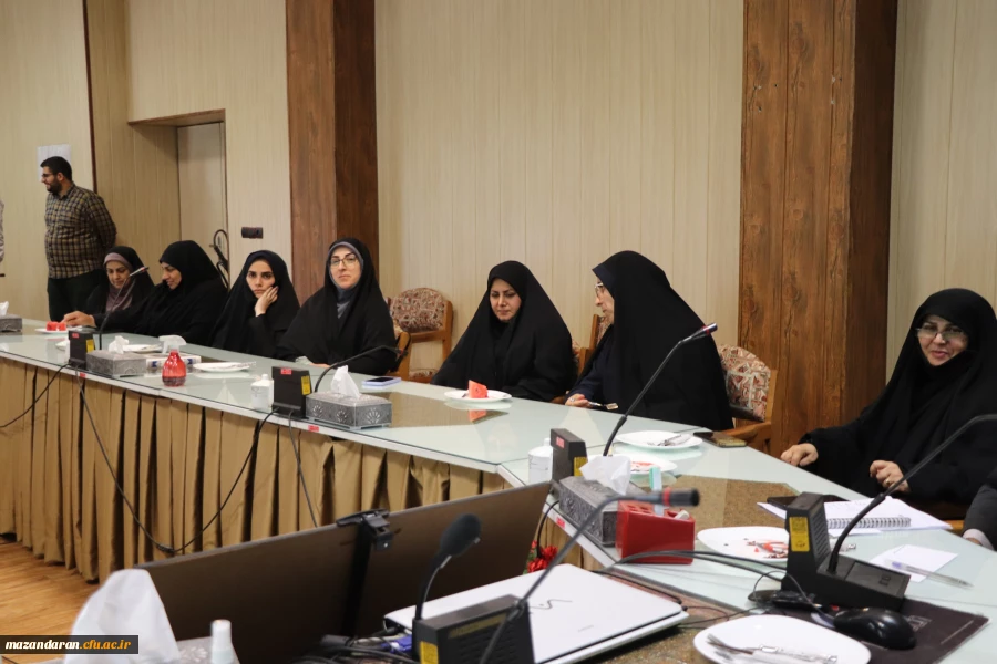 نشست بصیرتی و جهاد تبیین با موضوع تحلیل سیاسی انتخابات ریاست جمهوری

 4