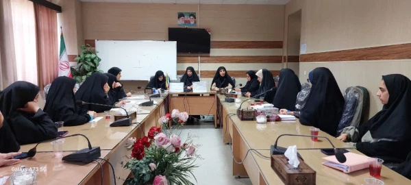 برگزاری نشست تخصصی ریاست پردیس،امور دانشجویی، کارشناس فرهنگی  و نماینده دفتر نهاد رهبری با نمایندگان تشکلها در سالن کنفرانس با محوریت انتخاب اصلح  5