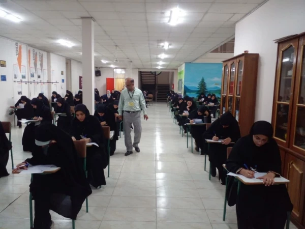 گزارش تصویری از شروع امتحانات پایان ترم نیم سال دوم تحصیلی ۱۴۰۳-۱۴۰۲  4
