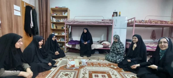 بصیرت افزایی دانشجو معلمان پردیس فاطمه الزهرا س ساری با حضور رضایی منش ریاست پردیس خواهران در اتاق های سرای دانشجویی  4