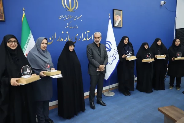 تجلیل از هشت بانوی برتر تاثیرگذار مازندرانی / ریاست پردیس فاطمه الزهرا (س) ساری تجلیل شد 5