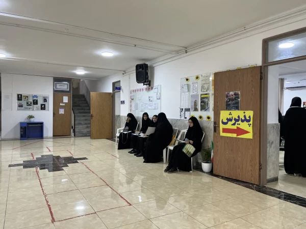 روز اول اجرای ارزیابی تکمیلی  داوطلبان ورود به دانشگاه فرهنگیان و بازدید لطف الله مهدوی ریاست دانشگاه فرهنگیان مازندران و رضایی منش ریاست پردیس خواهران ساری از روند مصاحبه و دیدار با اولیا ی داوطلبان  7