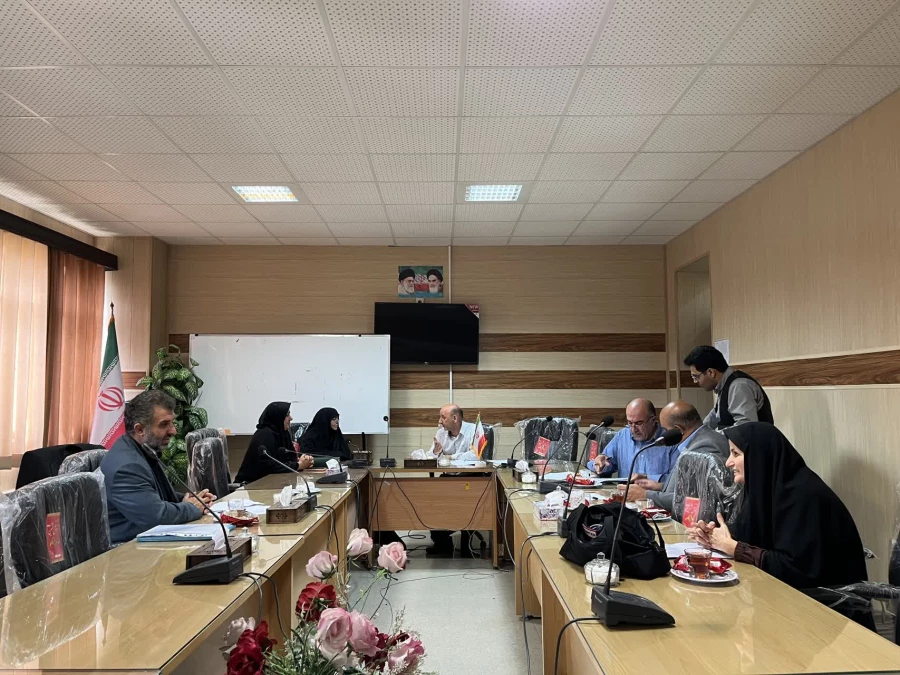 جلسه مدیر گروه علوم پایه با اساتید گروه جهت برنامه ریزی سال تحصیلی 1404-1403 5