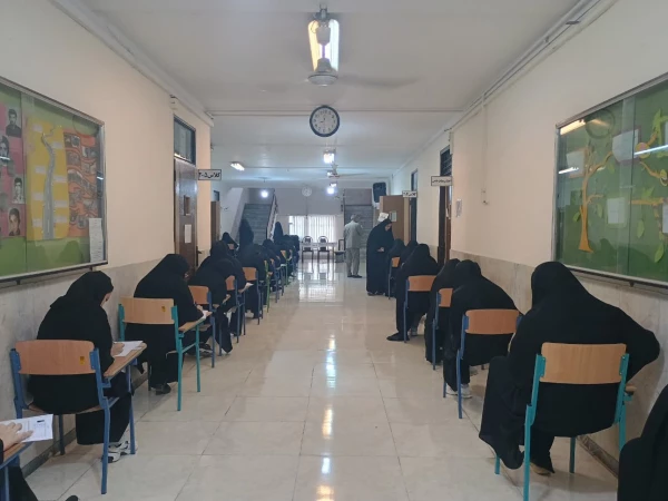 برگزاری ازمون پایانی ترم تابستانه در پردیس فاطمه الزهرا س ساری  2