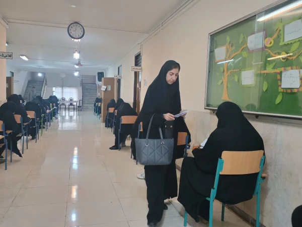 برگزاری ازمون پایانی ترم تابستانه در پردیس فاطمه الزهرا س ساری  5