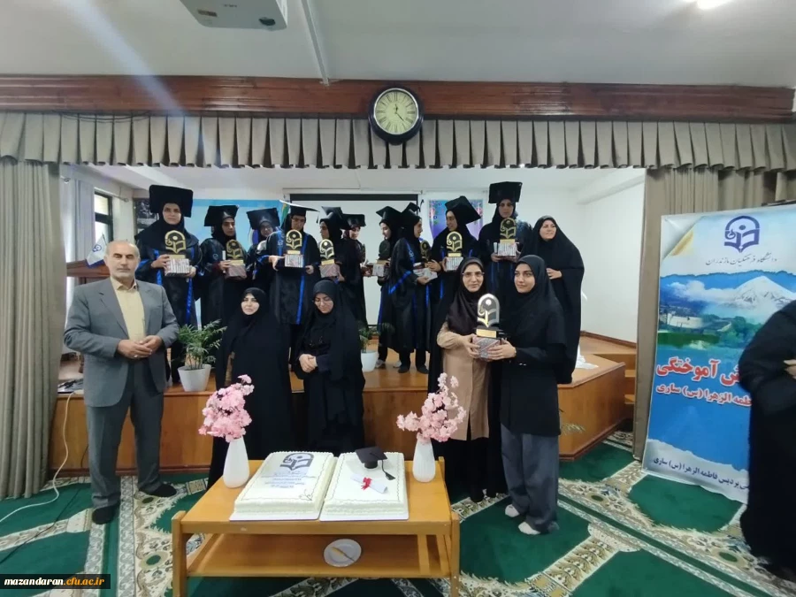 ایین دانش آموختگی دانشجو معلمان ورودی 99 پردیس فاطمه الزهرا س ساری 4