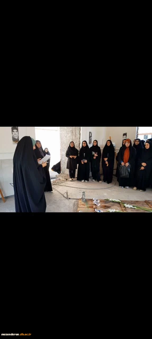 غبار روبی و عطر افشانی مزار شهید خوشنام 2