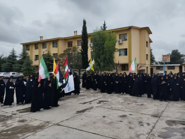 تجمع دانشجویان پردیس فاطمه الزهرا (س)  در محکومیت جنایات اسرائیل در لبنان 
 2