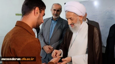 ابلاغ سلام رهبر معظم انقلاب به دانشجوی دانشگاه فرهنگیان توسط نماینده ولی فقیه در مازندران