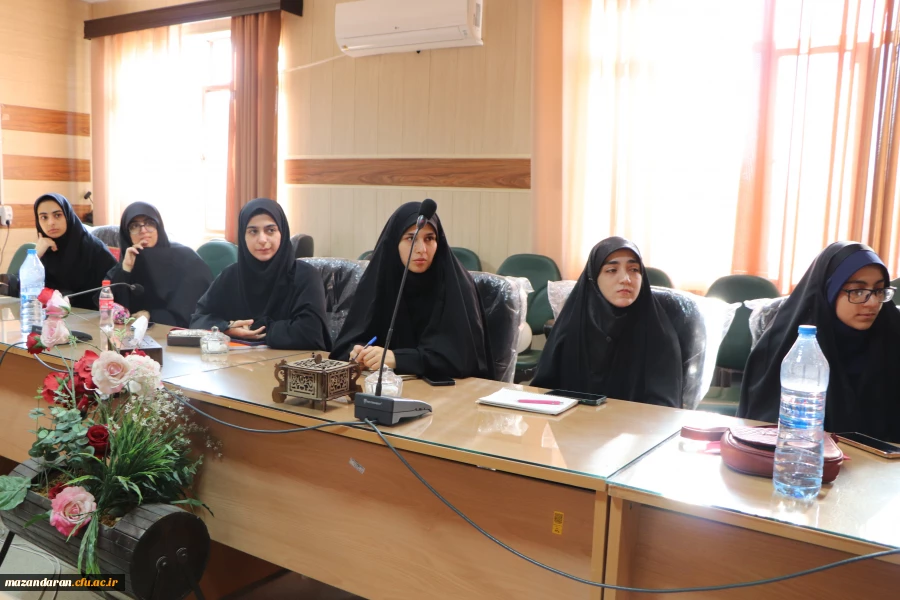 نشست با نمایندگان کلاس ها، دبیران کانون ها،انجمن ها و کتابیران پردیس خواهران 5