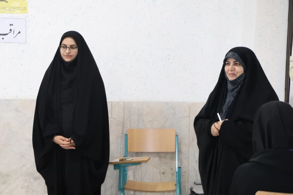 بازدید رضایی منش رییس پردیس فاطمه الزهرا (س) ساری  از روند برگزاری آزمون ها 2