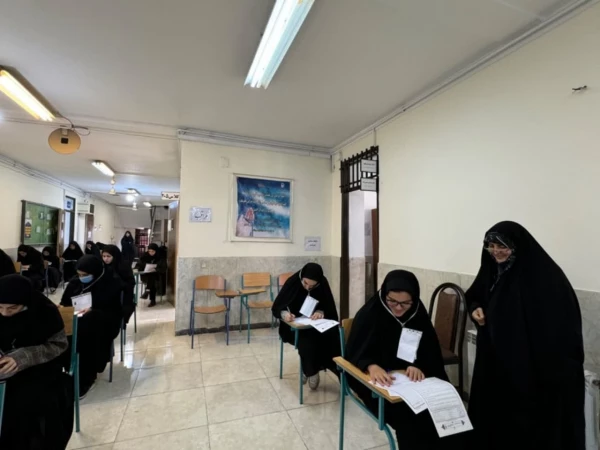 آخرین روز برگزاری امتحانات پایان ترم دانشجویان با حضور رضایی منش رئیس پردیس فاطمه الزهرا (س) ساری 2