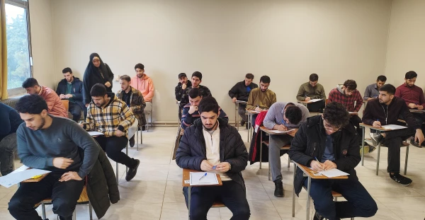 آخرین روز برگزاری امتحانات پایان ترم دانشجویان با حضور علی محمد فلاح رئیس مرکز شهید رجایی بابل 4