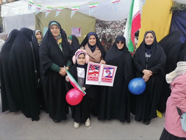 حضور پرشور همکاران و دانشجو معلمان در راهپیمایی22بهمن1403 8