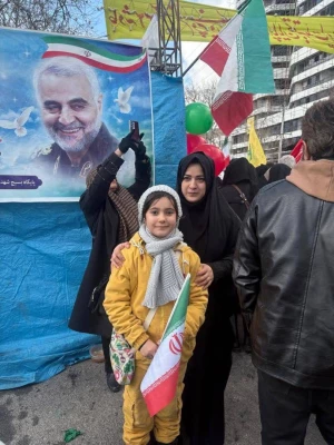 حضور پرشور همکاران و دانشجو معلمان در راهپیمایی22بهمن1403 9