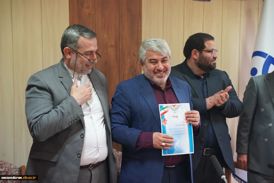 برگزاری مراسم تقدیر از دست اندرکاران و عوامل اجرایی سومین جشنواره اقوام دانشجومعلمان دانشگاه فرهنگیان 
 2